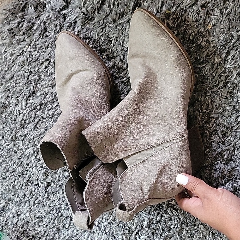Carlos Santana zip ankle booties